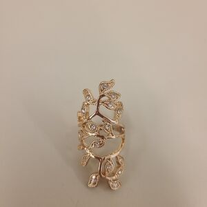 Elegant Gold Leaf Ring